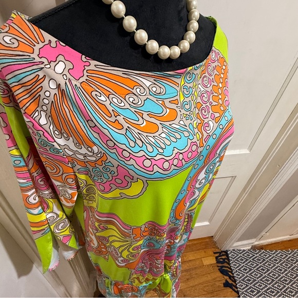 Trina Turk Other - Trina Turk Vibrant Swirl Design Swim Cover Up / Dress